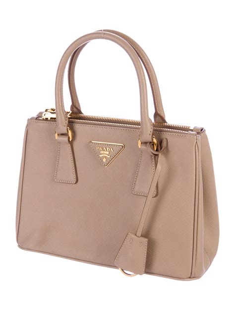 prada saffiano lux tote mini ราคา|purse prada.